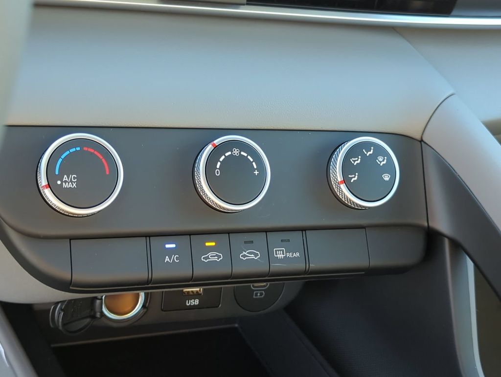 Thumbnail: 2026 Hyundai Elantra - 32