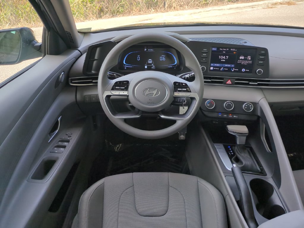 Thumbnail: 2025 Hyundai Elantra - 9