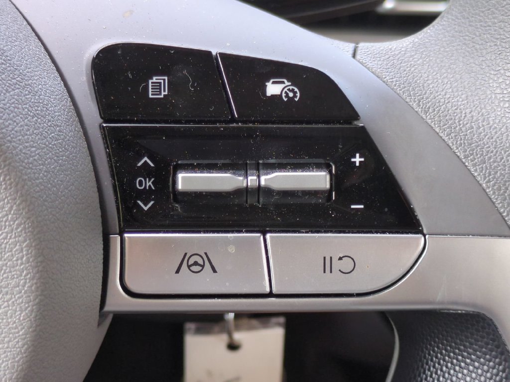 Thumbnail: 2025 Hyundai Elantra - 28