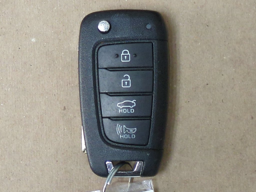 Thumbnail: 2025 Hyundai Elantra - 16