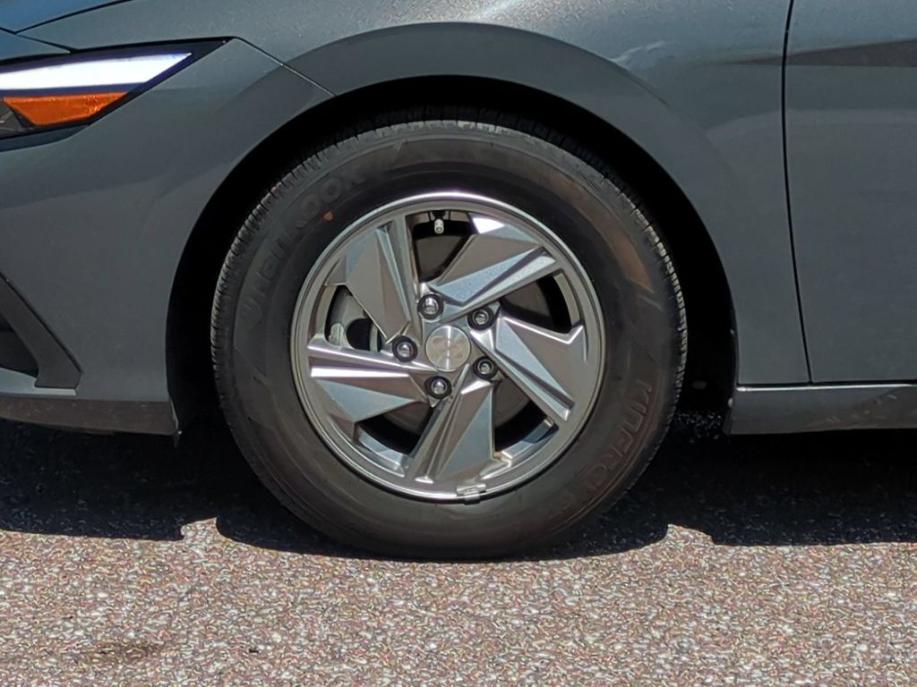 Thumbnail: 2024 Hyundai Elantra - 7