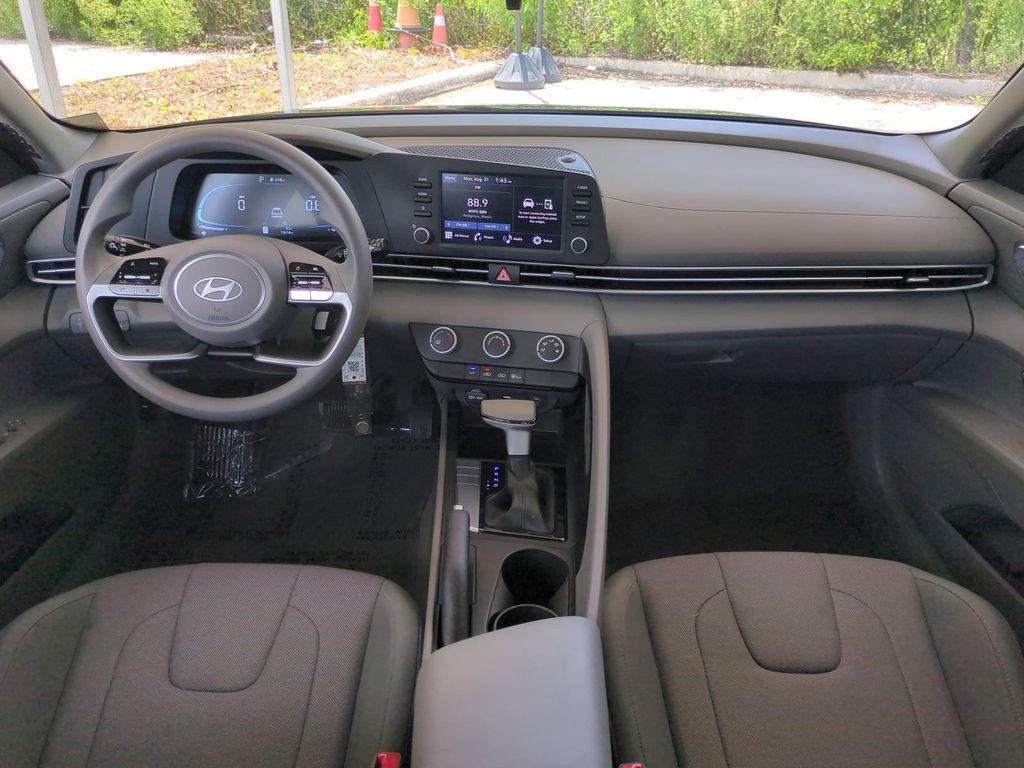Thumbnail: 2024 Hyundai Elantra - 2