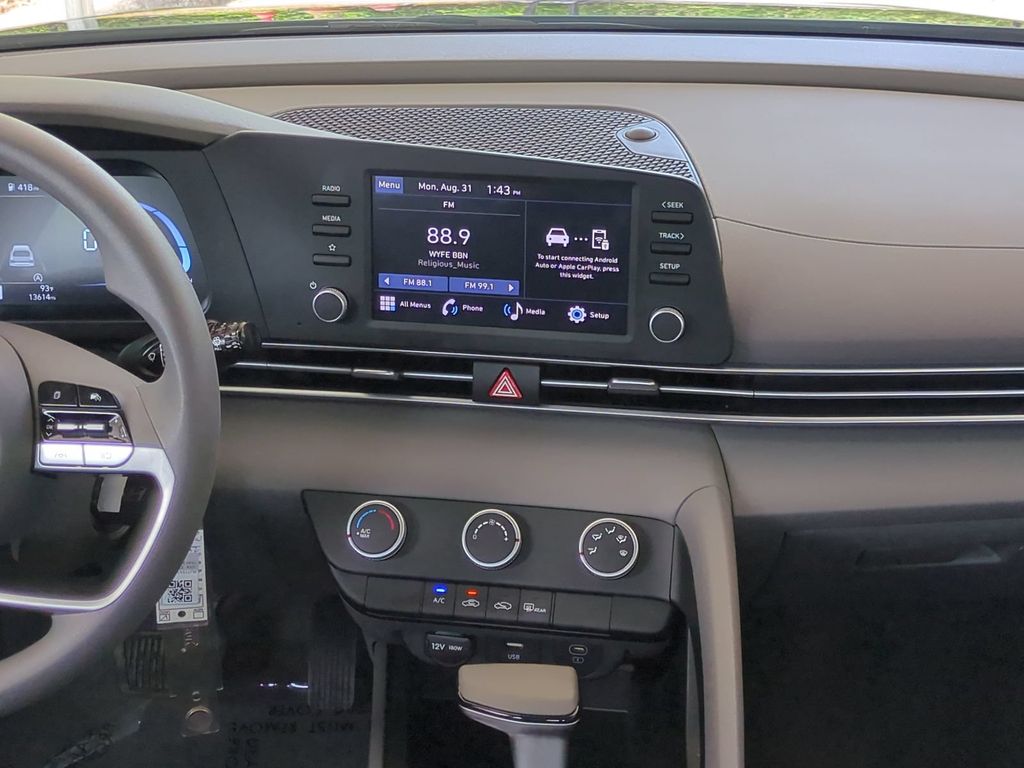 Thumbnail: 2024 Hyundai Elantra - 12