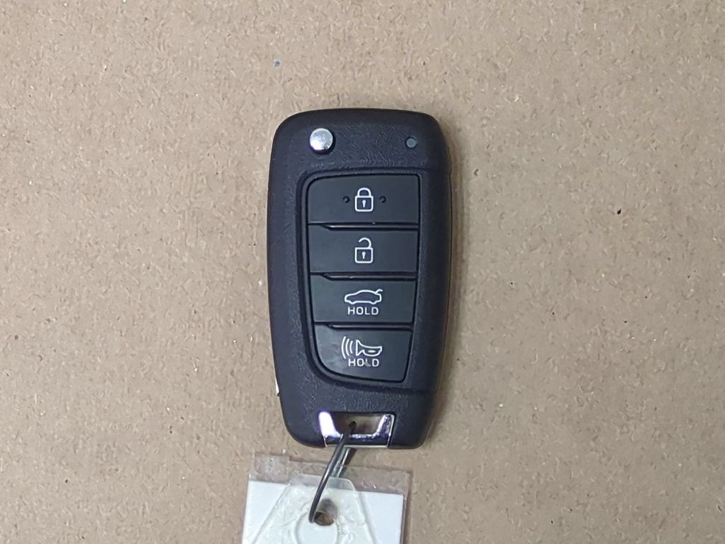 Thumbnail: 2024 Hyundai Elantra - 15
