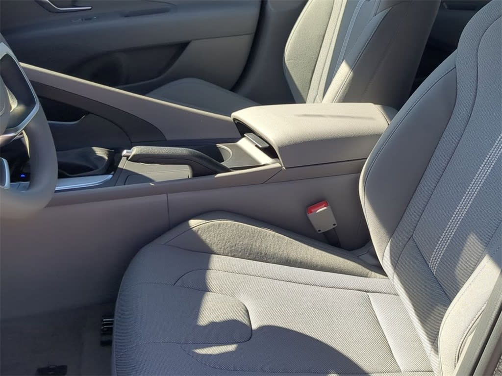 Thumbnail: 2026 Hyundai Elantra - 14