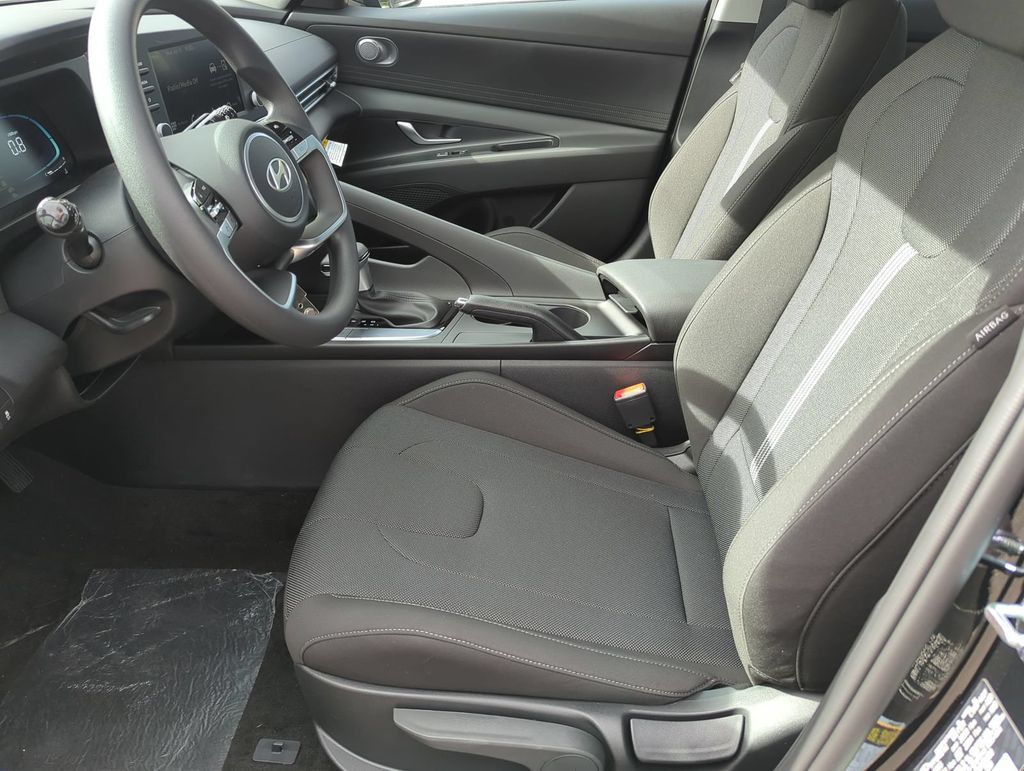 Thumbnail: 2026 Hyundai Elantra - 9