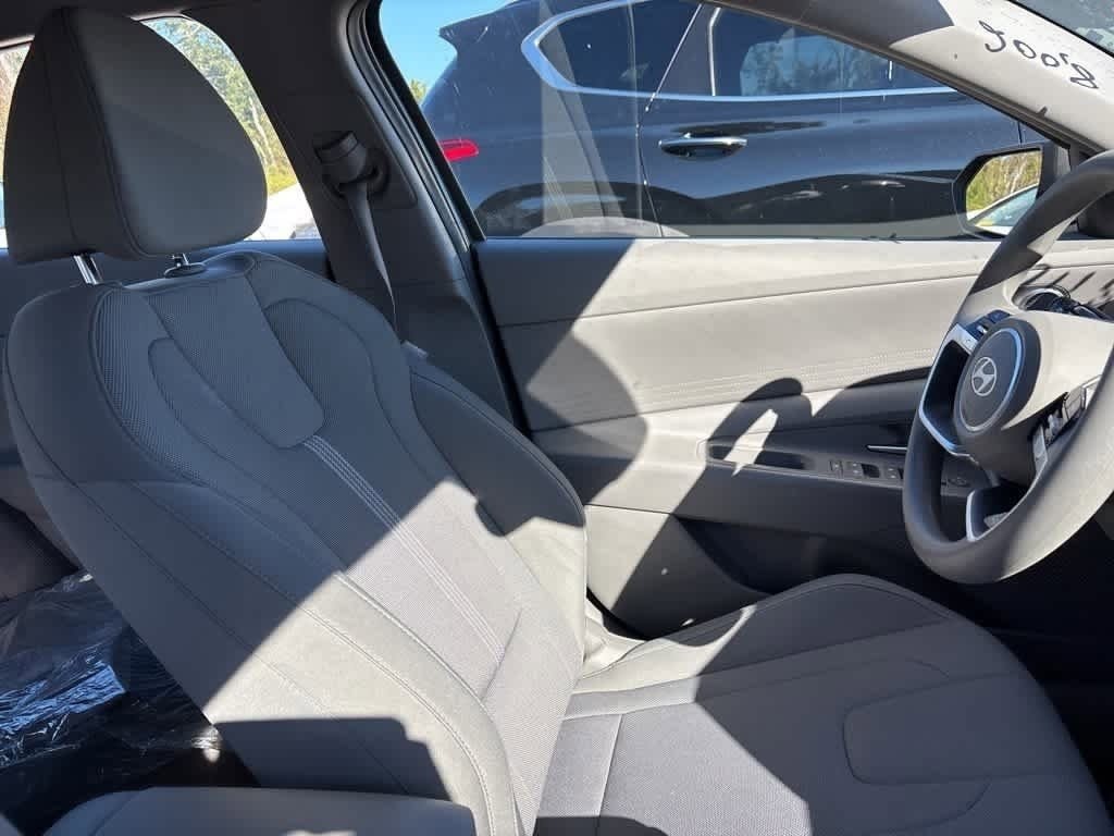 Thumbnail: 2024 Hyundai Elantra - 6