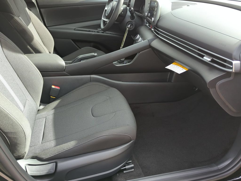 Thumbnail: 2026 Hyundai Elantra - 27