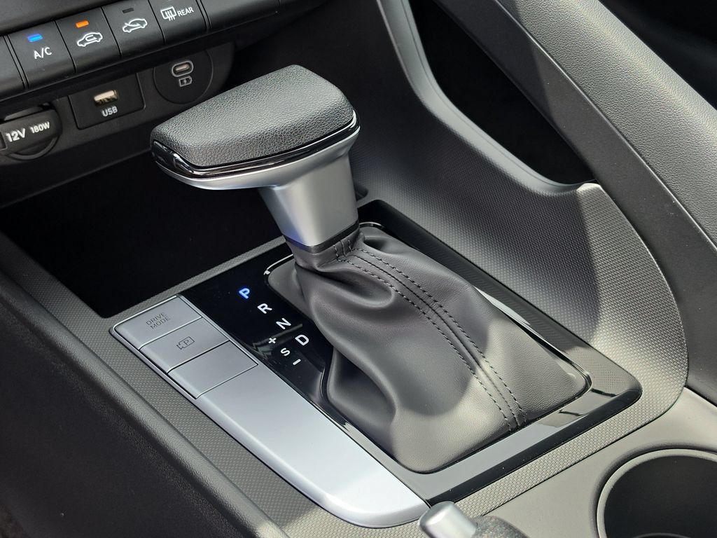 Thumbnail: 2026 Hyundai Elantra - 15