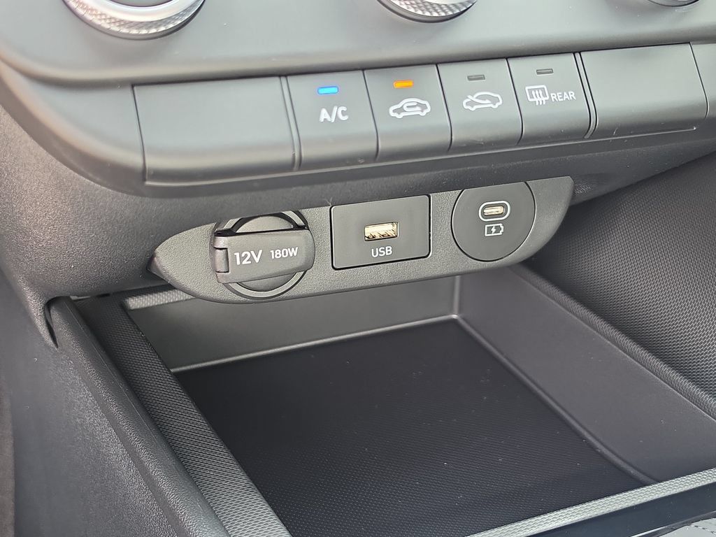 Thumbnail: 2026 Hyundai Elantra - 32