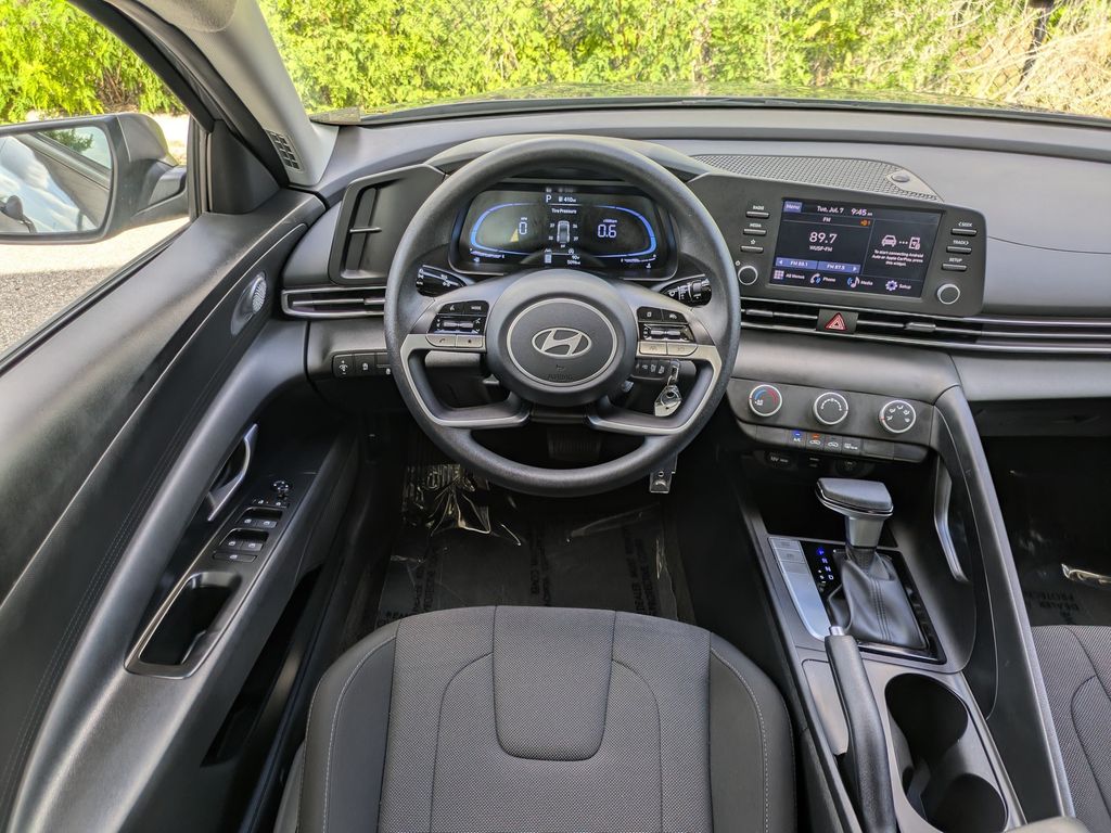 Thumbnail: 2024 Hyundai Elantra - 10
