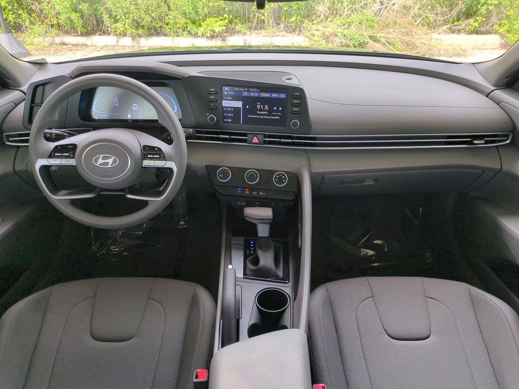 Thumbnail: 2025 Hyundai Elantra - 2
