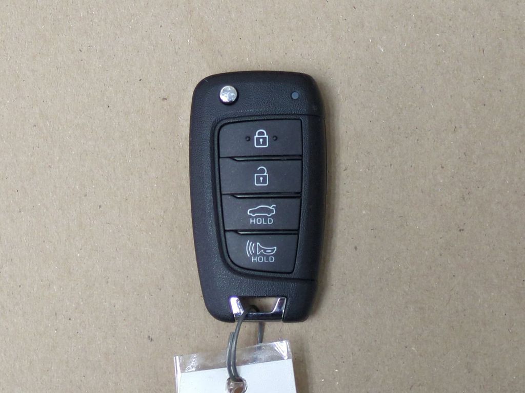 Thumbnail: 2025 Hyundai Elantra - 16