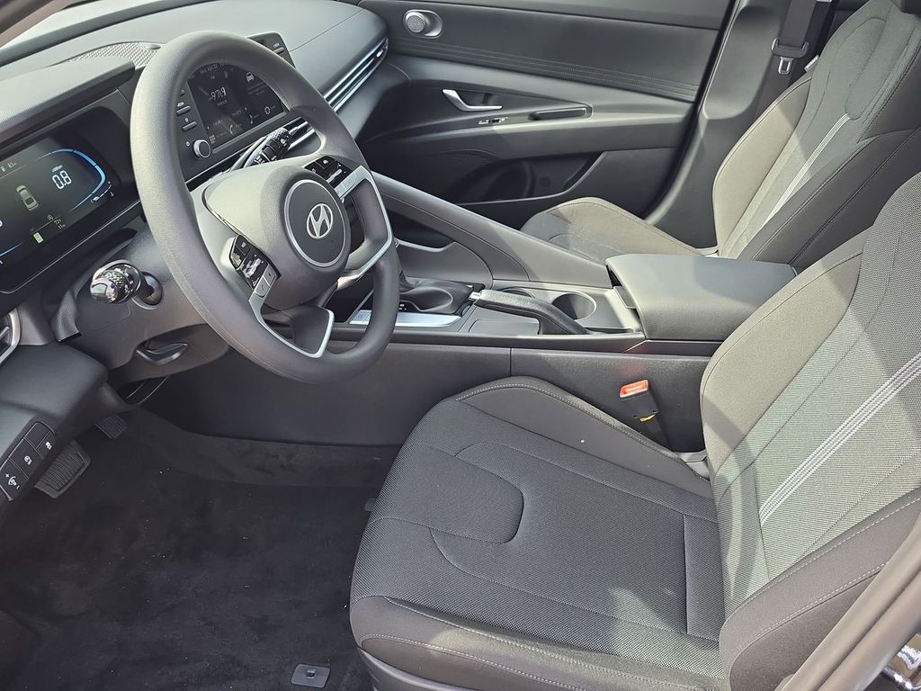Thumbnail: 2026 Hyundai Elantra - 10
