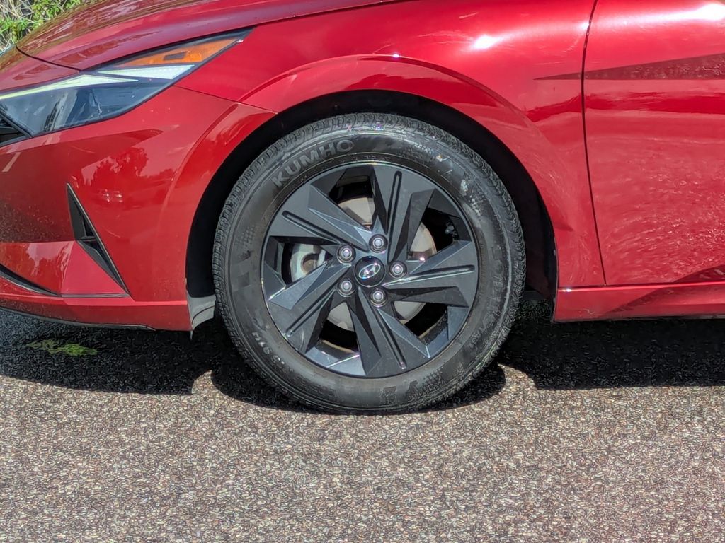 Thumbnail: 2023 Hyundai Elantra - 8
