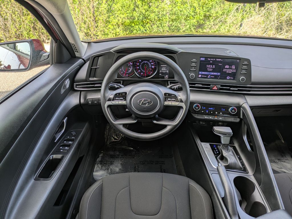 Thumbnail: 2023 Hyundai Elantra - 10
