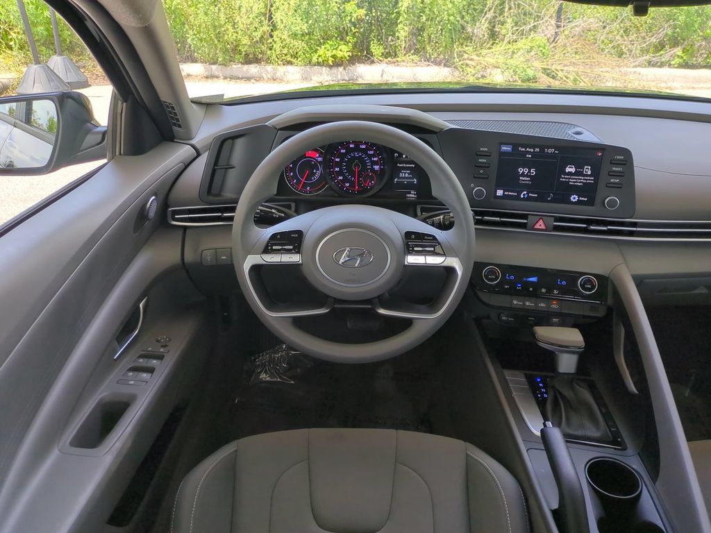 Thumbnail: 2023 Hyundai Elantra - 9
