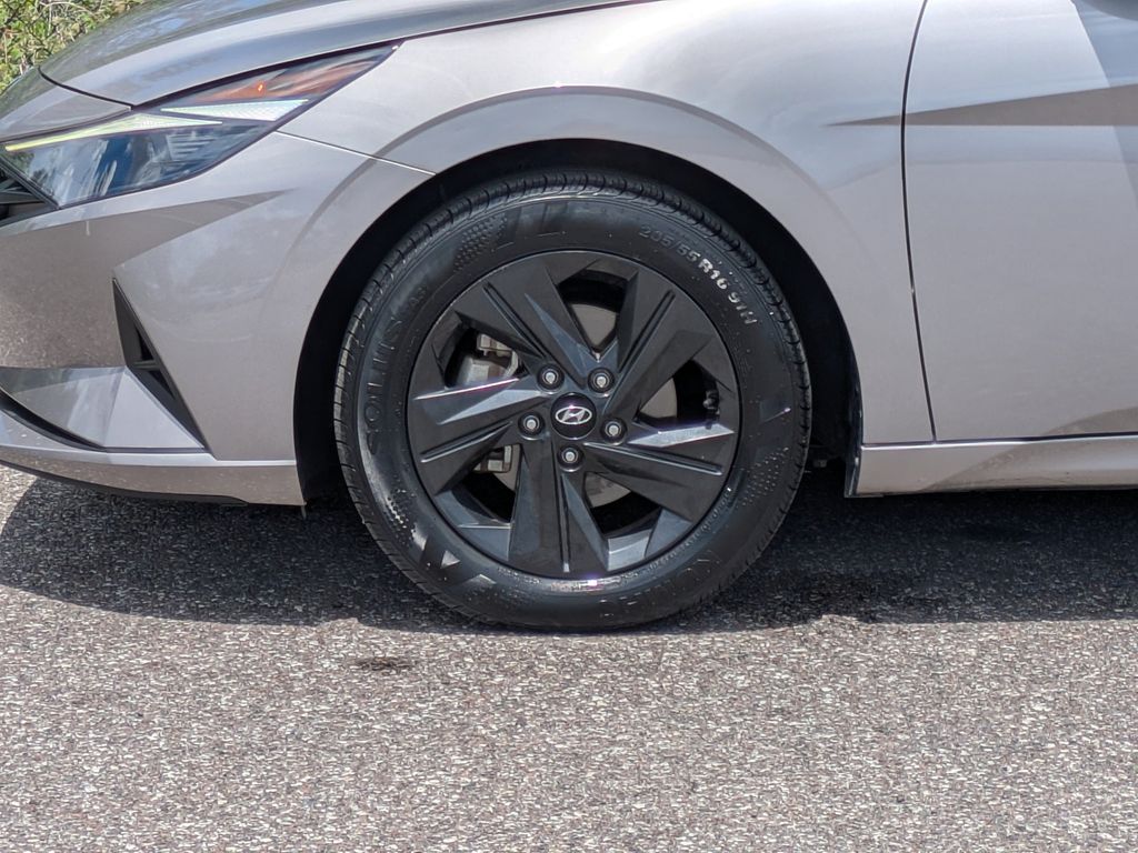 Thumbnail: 2023 Hyundai Elantra - 8