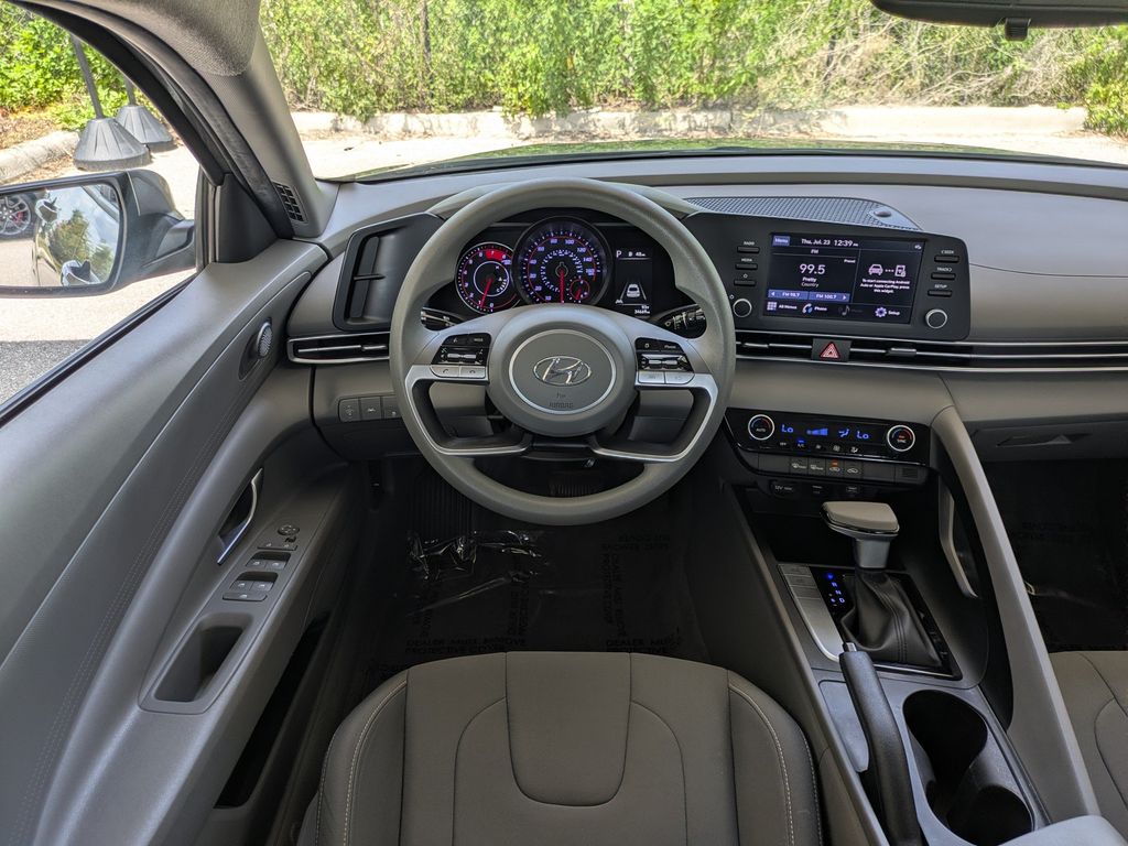 Thumbnail: 2023 Hyundai Elantra - 10