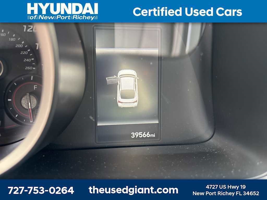 Thumbnail: 2022 Hyundai Elantra - 8
