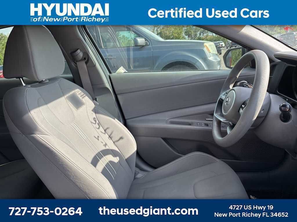 Thumbnail: 2022 Hyundai Elantra - 6