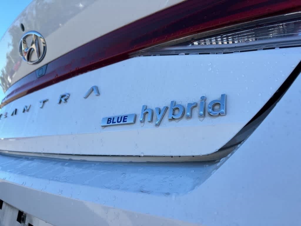 Thumbnail: 2023 Hyundai Elantra - 4