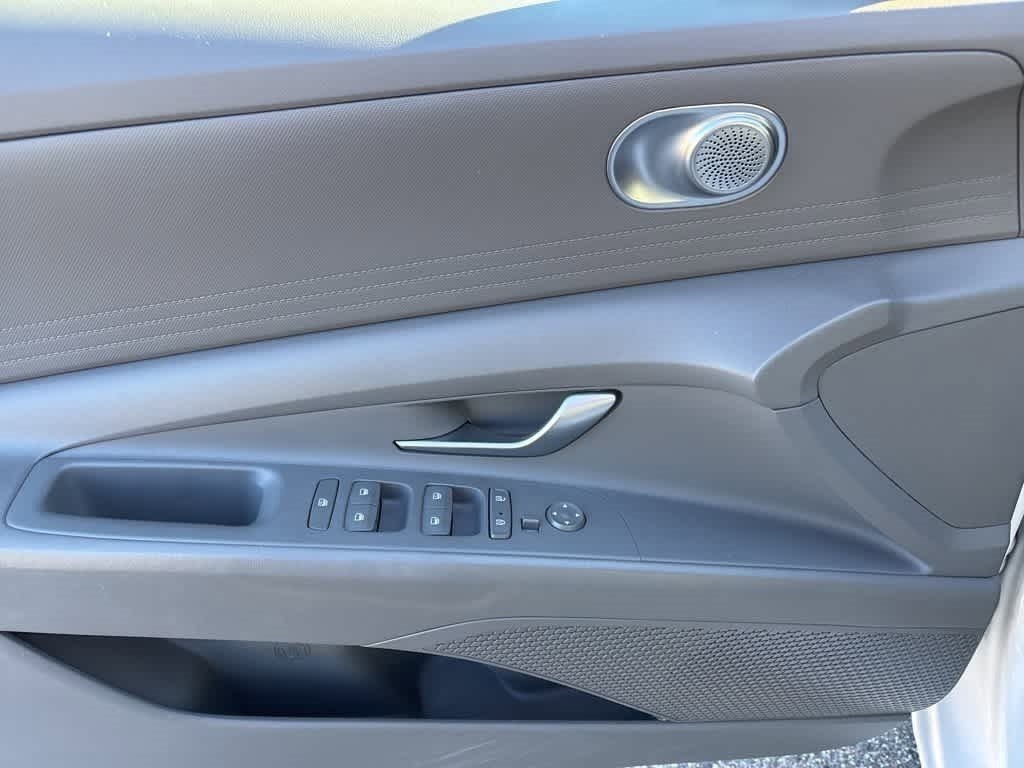 Thumbnail: 2023 Hyundai Elantra - 13