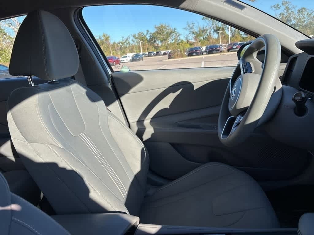 Thumbnail: 2023 Hyundai Elantra - 6