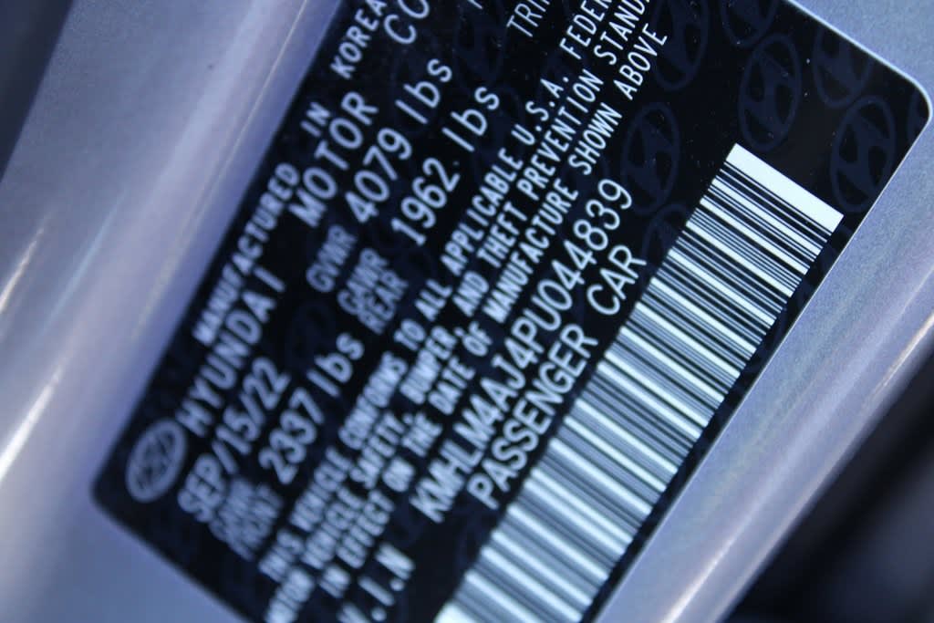 Thumbnail: 2023 Hyundai Elantra - 10