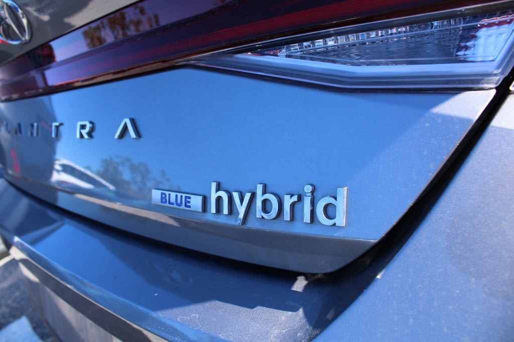 Thumbnail: 2023 Hyundai Elantra - 4