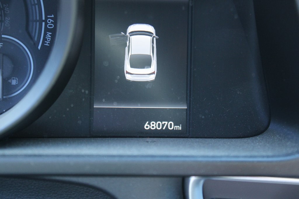 Thumbnail: 2023 Hyundai Elantra - 9