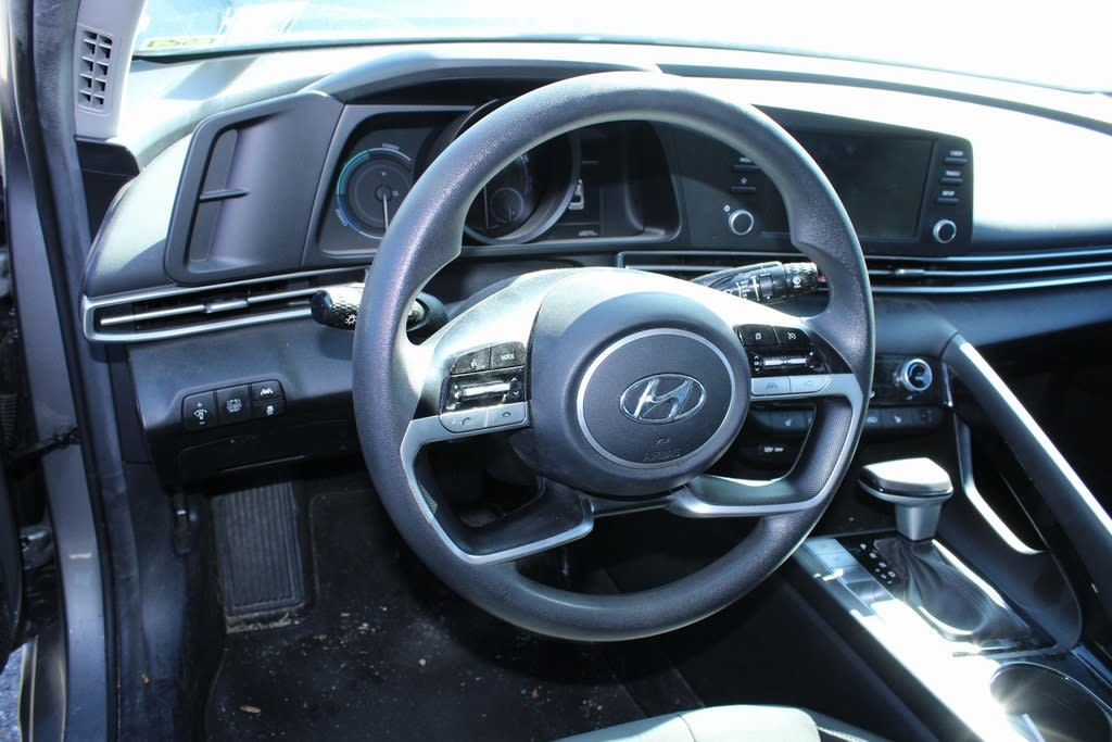 Thumbnail: 2023 Hyundai Elantra - 6