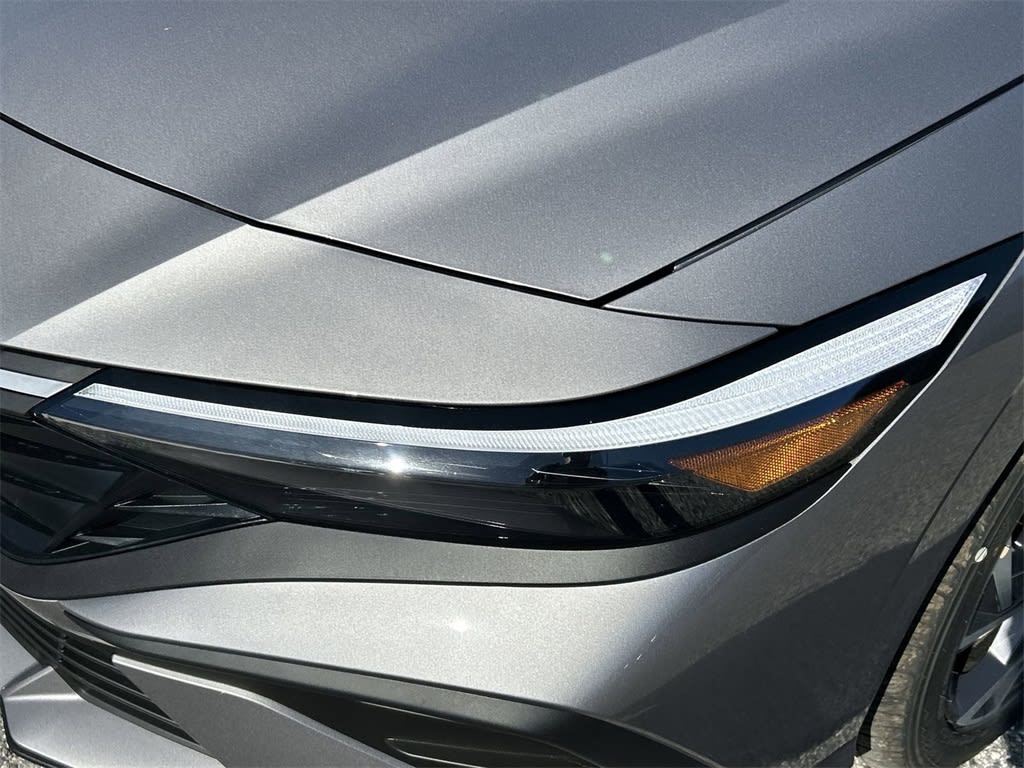 Thumbnail: 2025 Hyundai Elantra - 23