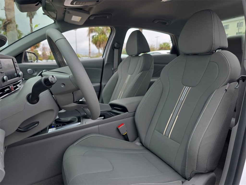 Thumbnail: 2025 Hyundai Elantra - 10