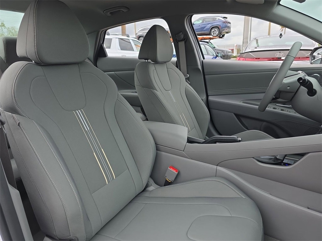 Thumbnail: 2025 Hyundai Elantra - 11