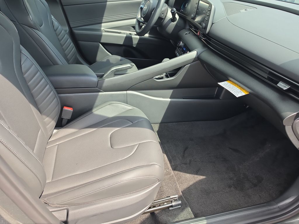 Thumbnail: 2026 Hyundai Elantra - 10