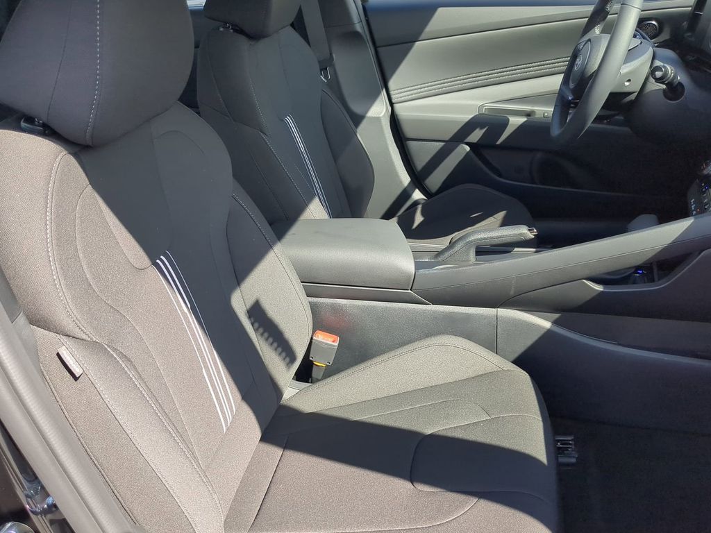 Thumbnail: 2026 Hyundai Elantra - 10