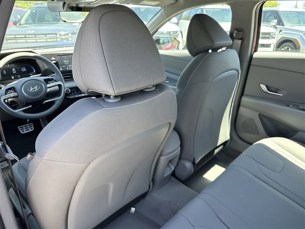 Thumbnail: 2025 Hyundai Elantra - 24