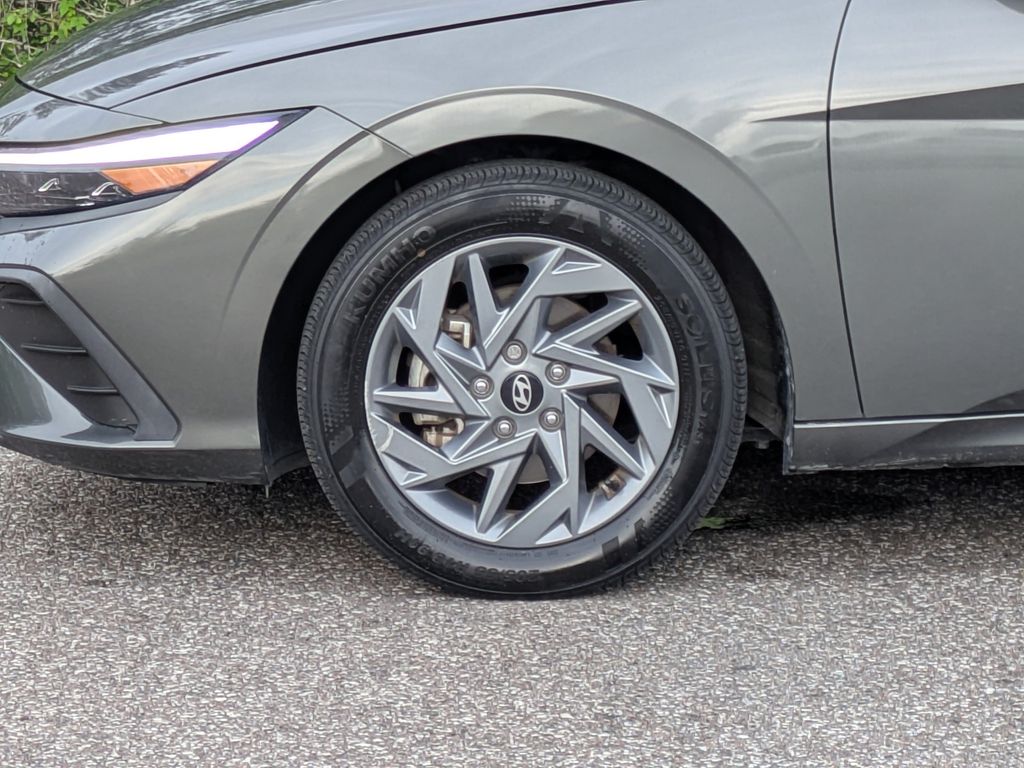 Thumbnail: 2024 Hyundai Elantra - 8