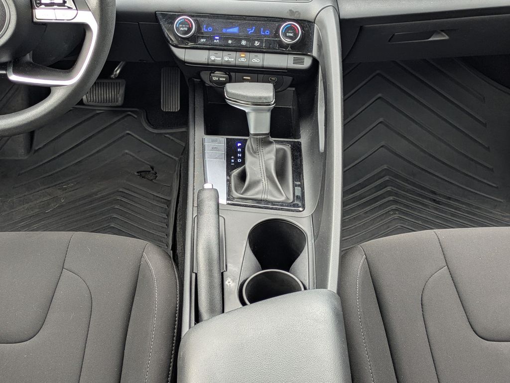 Thumbnail: 2024 Hyundai Elantra - 15