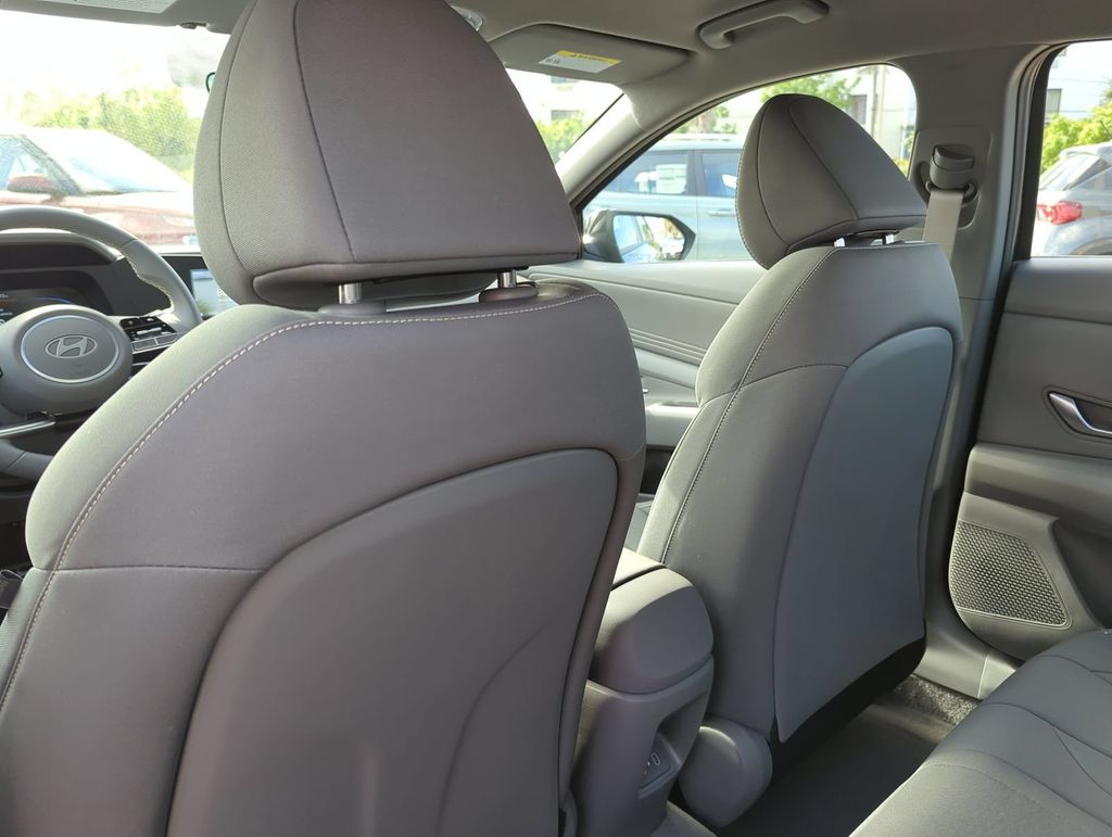Thumbnail: 2026 Hyundai Elantra - 11
