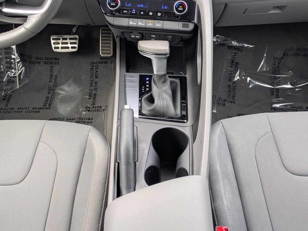 Thumbnail: 2025 Hyundai Elantra - 15
