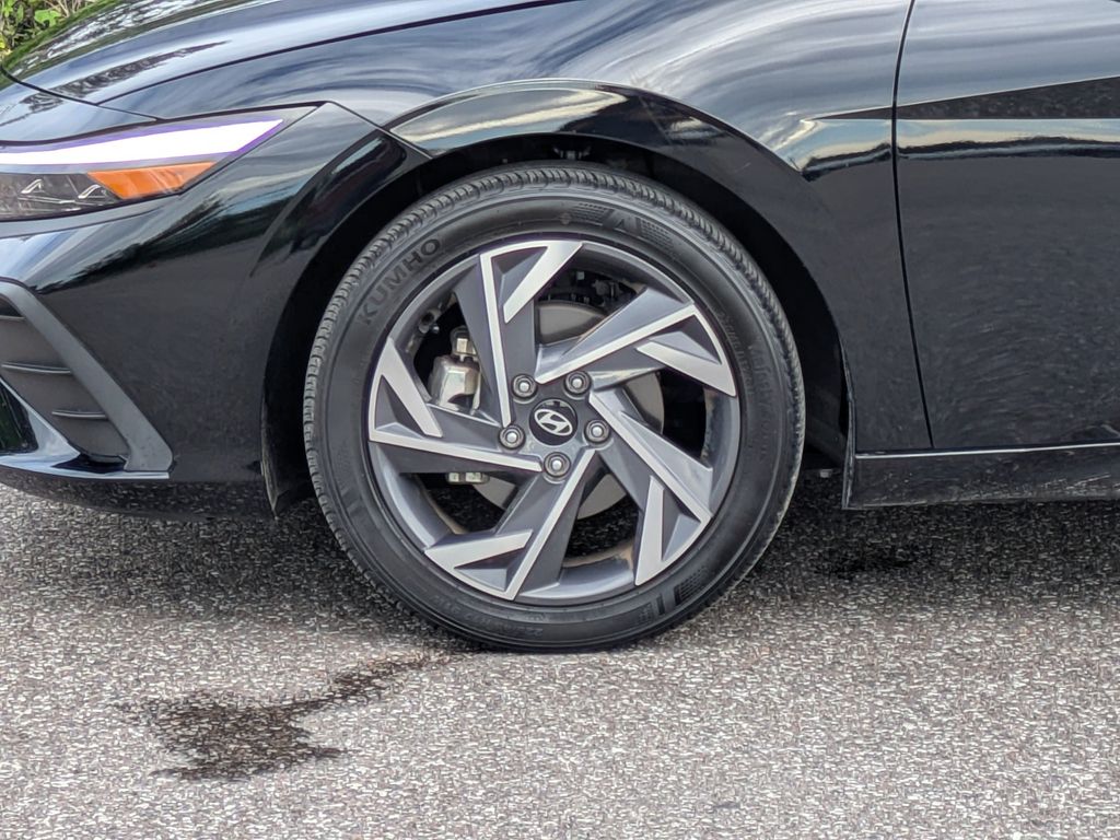 Thumbnail: 2025 Hyundai Elantra - 8