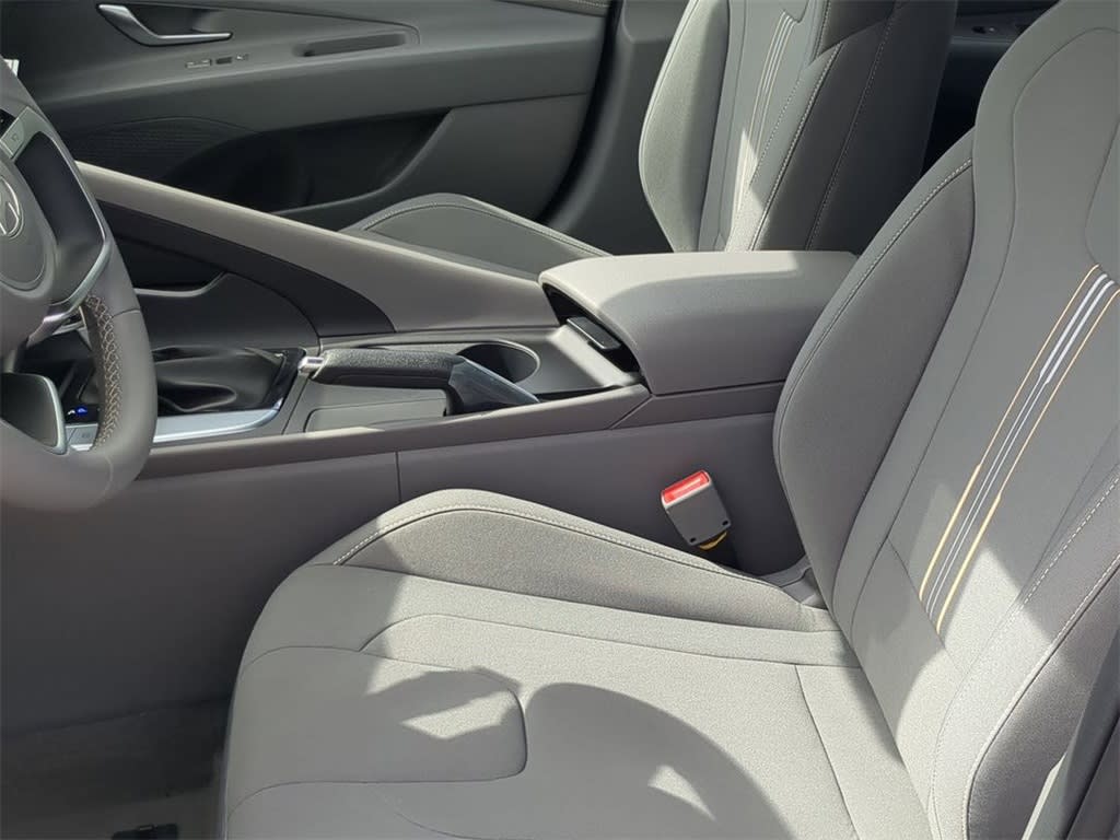 Thumbnail: 2026 Hyundai Elantra - 10