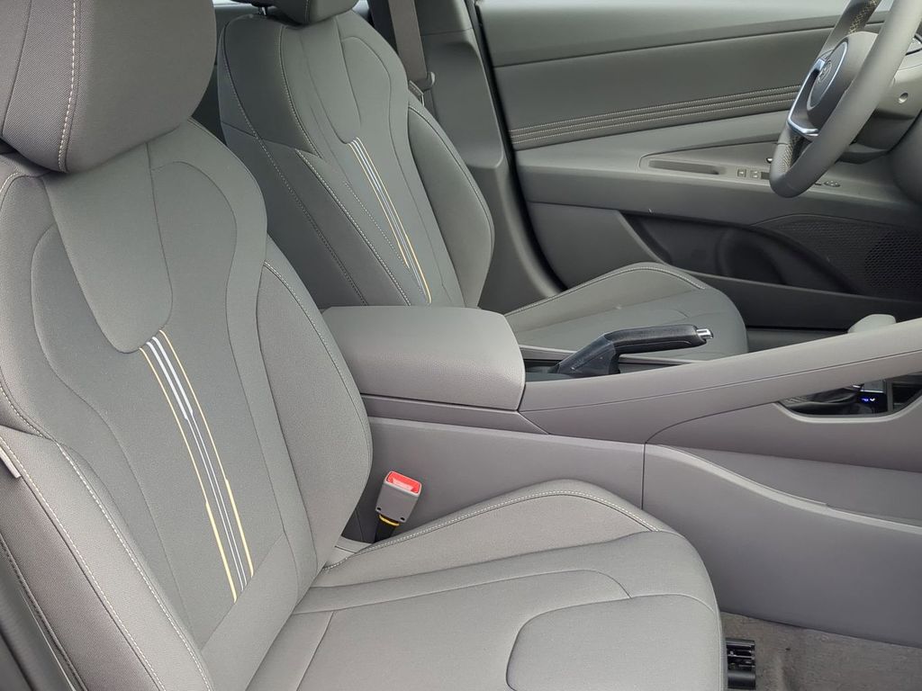 Thumbnail: 2026 Hyundai Elantra - 11