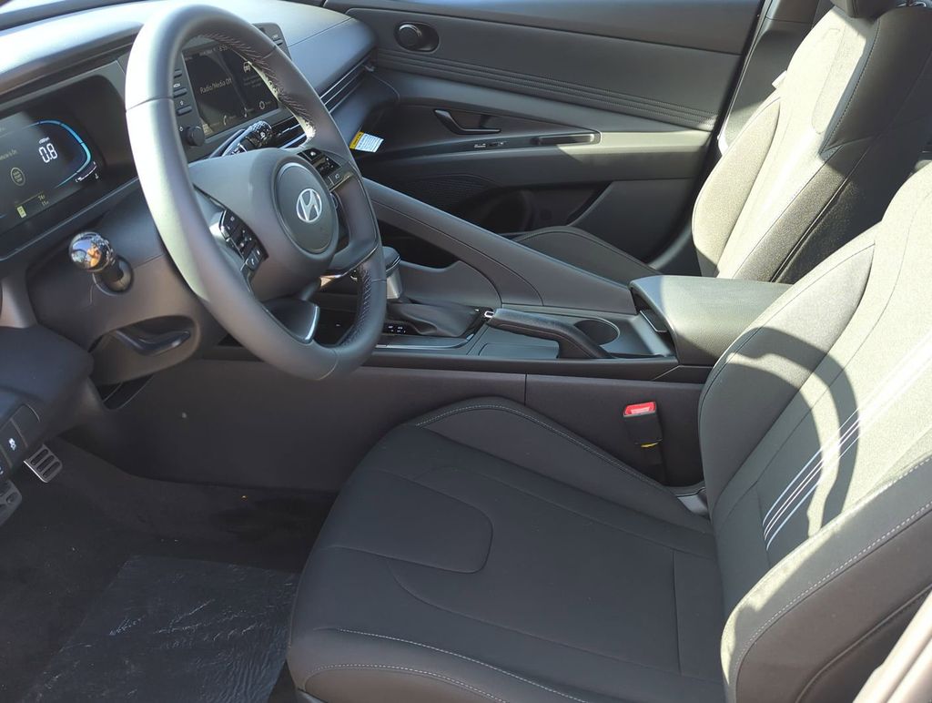 Thumbnail: 2026 Hyundai Elantra - 10