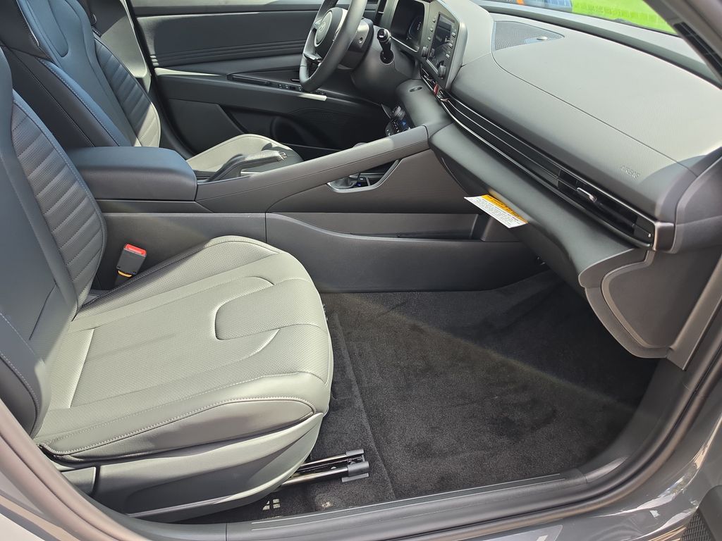 Thumbnail: 2026 Hyundai Elantra - 10