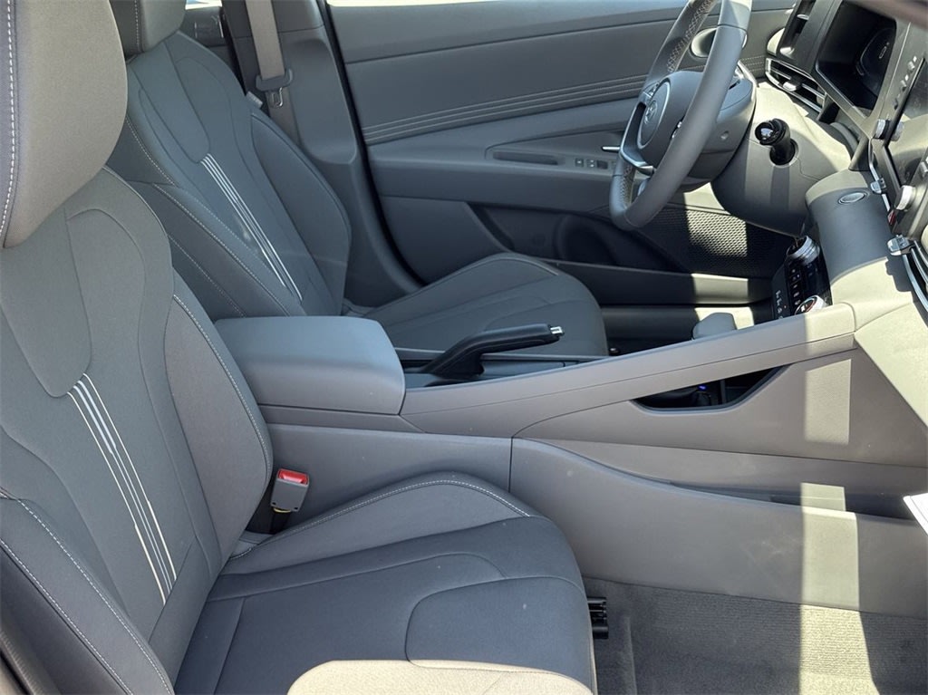 Thumbnail: 2025 Hyundai Elantra - 26