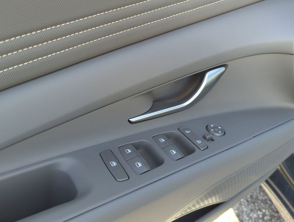 Thumbnail: 2026 Hyundai Elantra - 25