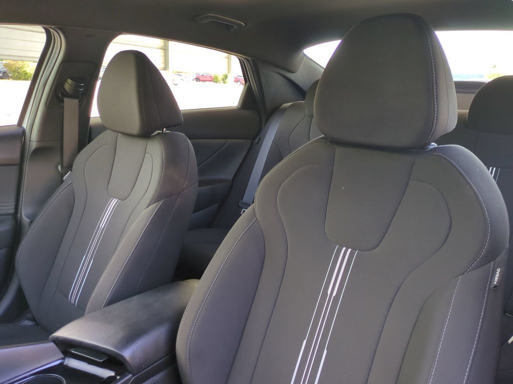 Thumbnail: 2025 Hyundai Elantra - 11